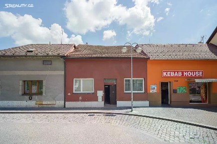 Husova, Hořice