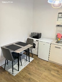 Pronájem bytu 1+1 40 m² Moskevská, Karlovy Vary