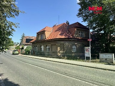 Prodej rodinného domu 300 m², pozemek 1610 m²