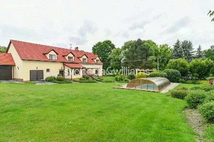 Prodej rodinného domu 361 m², pozemek 7165 m²
