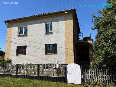 Prodej rodinného domu 220 m², pozemek 945 m²