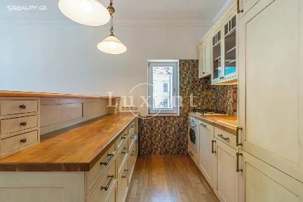 Pronájem bytu 3+kk 87 m² Senovážné náměstí, Praha - Nové Město
