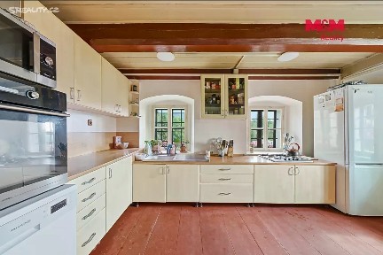 Prodej rodinného domu 181 m², pozemek 2085 m²