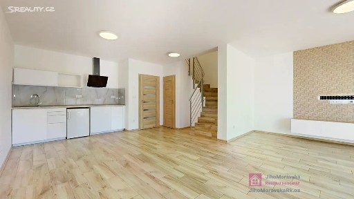 Prodej bytu 3+kk 141 m² Kapusty, Břeclav - Charvátská Nová Ves