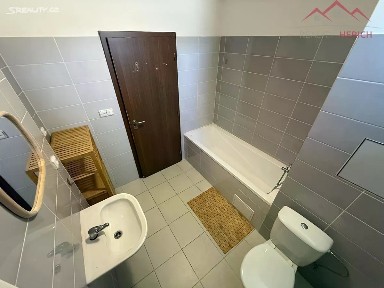 Pronájem bytu 1+kk 43 m² Žižkovo náměstí, Chomutov