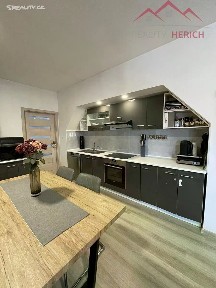 Pronájem bytu 3+kk 72 m² Ruská, Chomutov