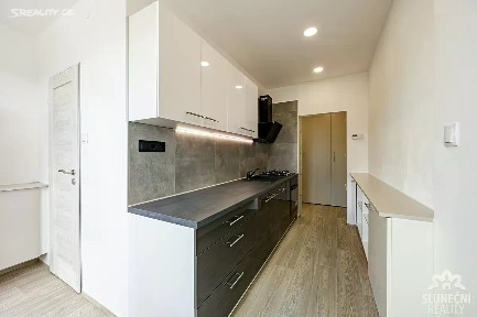 Pronájem bytu 2+1 50 m² Louky, Uherské Hradiště - Jarošov