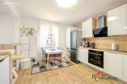 Pronájem bytu 1+kk 37 m² Bryksova, Praha - Černý Most