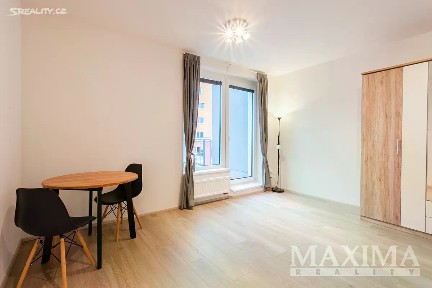Pronájem bytu 1+kk 29 m² Pod Harfou, Praha - Vysočany