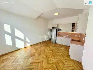 Pronájem bytu 3+kk 82 m² Křižíkova, Praha - Karlín