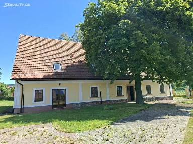 Prodej rodinného domu 350 m², pozemek 6133 m²