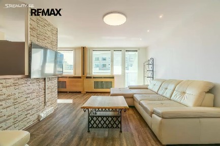 Prodej bytu 3+1 70 m² Na Komořsku, Praha - Komořany