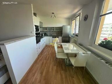 Prodej bytu 4+1 87 m² Doubravická, Teplice - Trnovany