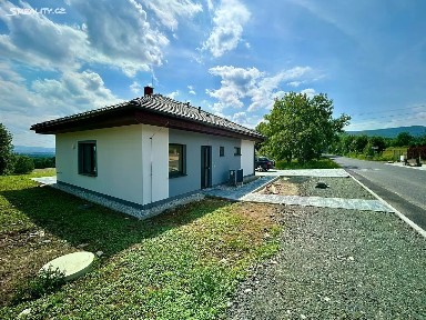 Pronájem rodinného domu 84 m², pozemek 550 m² Košťany - Střelná