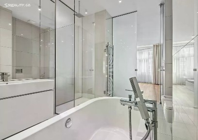 Pronájem bytu 3+kk 109 m² Laubova, Praha - Vinohrady