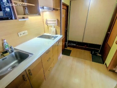 Pronájem bytu 1+kk 23 m² Sadová, Praha - Ruzyně
