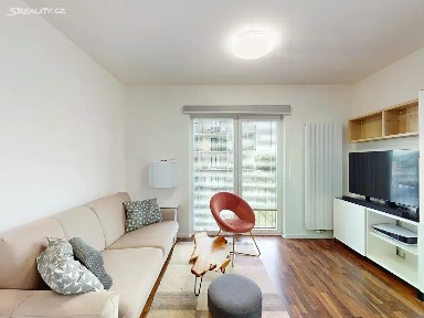 Pronájem bytu 1+kk 27 m² Novovysočanská, Praha - Libeň