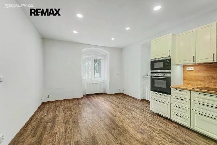 Prodej bytu 3+kk 61 m² Dobročovice