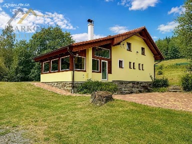 Prodej rodinného domu 219 m², pozemek 4179 m²