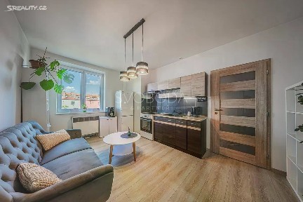 Prodej bytu 2+kk 35 m² Bratří Čapků, Hradec Králové