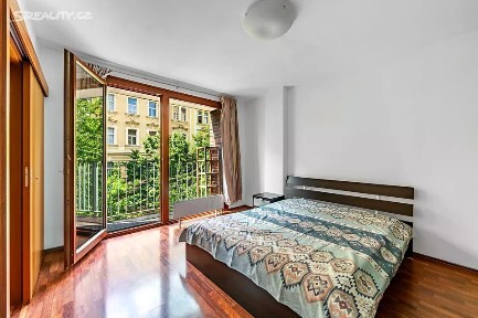 Pronájem bytu 2+kk 55 m² Na Maninách, Praha - Holešovice