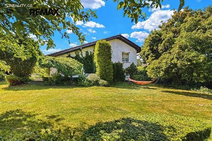 Ladova, Uhlířské Janovice