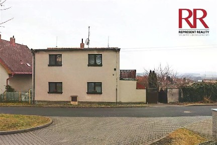 Prodej rodinného domu 210 m², pozemek 942 m²