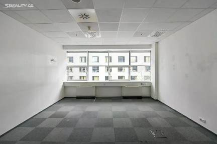 Pronájem kanceláře 810 m²