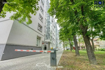 Pronájem bytu 2+kk 64 m² Chlumčanského, Praha - Libeň