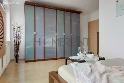 Pronájem bytu 3+kk 68 m² Místecká, Praha - Letňany