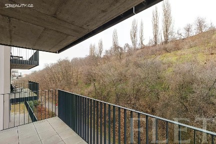 Pronájem bytu 1+kk 37 m² Hartigova, Praha - Žižkov