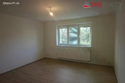 Pronájem bytu 2+1 60 m² V bytovkách, Praha - Uhříněves