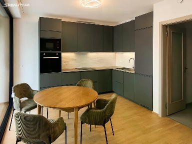 Pronájem bytu 2+kk 55 m² Hartigova, Praha - Žižkov