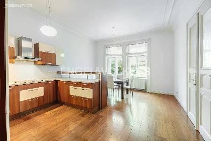 Pronájem bytu 4+1 154 m²