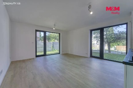 Pronájem bytu 1+kk 40 m² Na Průhonu, Plzeň - Skvrňany