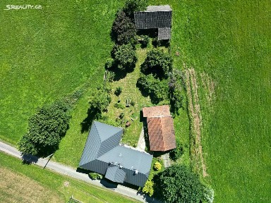 Prodej rodinného domu 199 m², pozemek 2496 m²