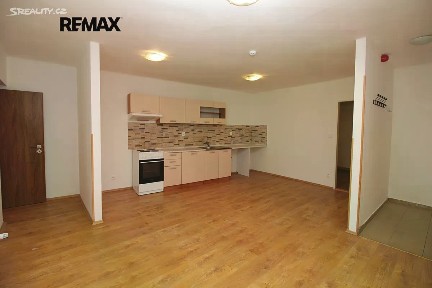 Pronájem bytu 2+kk 40 m² Hošťálkovo náměstí, Žatec