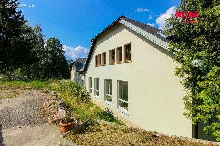 Prodej obchodního prostoru 1051 m²