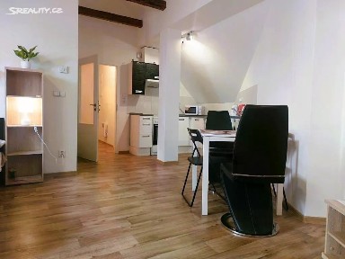Pronájem bytu 2+kk 65 m² Komenského, Hradec Králové