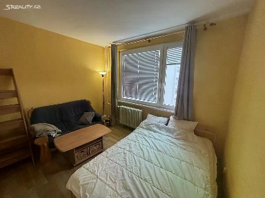 Pronájem bytu 1+1 34 m² Suchého, Hradec Králové - Moravské Předměstí