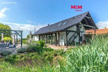 Prodej rodinného domu 262 m², pozemek 1440 m²