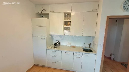 Prodej bytu 2+kk 64 m² Boloňská, Praha - Horní Měcholupy