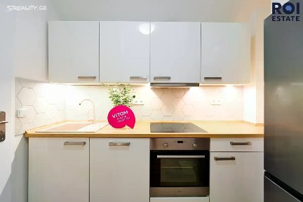 Pronájem bytu 2+1 53 m² Ořechová, Praha - Kobylisy