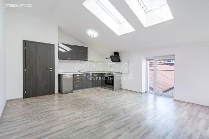 Prodej bytu 2+kk 46 m² Svatopluka Čecha, Beroun - Beroun-Závodí