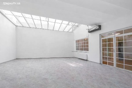 Pronájem kanceláře 124 m² Radlická, Praha - Smíchov