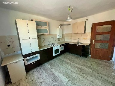 Prodej rodinného domu 242 m², pozemek 783 m²