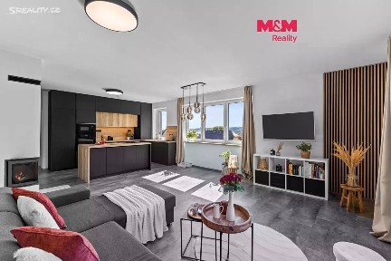 Prodej rodinného domu 216 m², pozemek 1269 m²