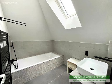 Pronájem bytu 3+1 78 m² V Nových Vokovicích, Praha - Vokovice