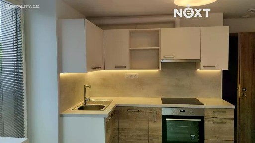 Pronájem bytu 1+kk 27 m² Vráto