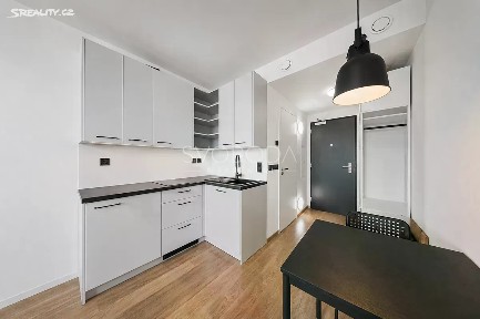 Pronájem bytu 1+kk 20 m² Pražská třída, Hradec Králové - Kukleny